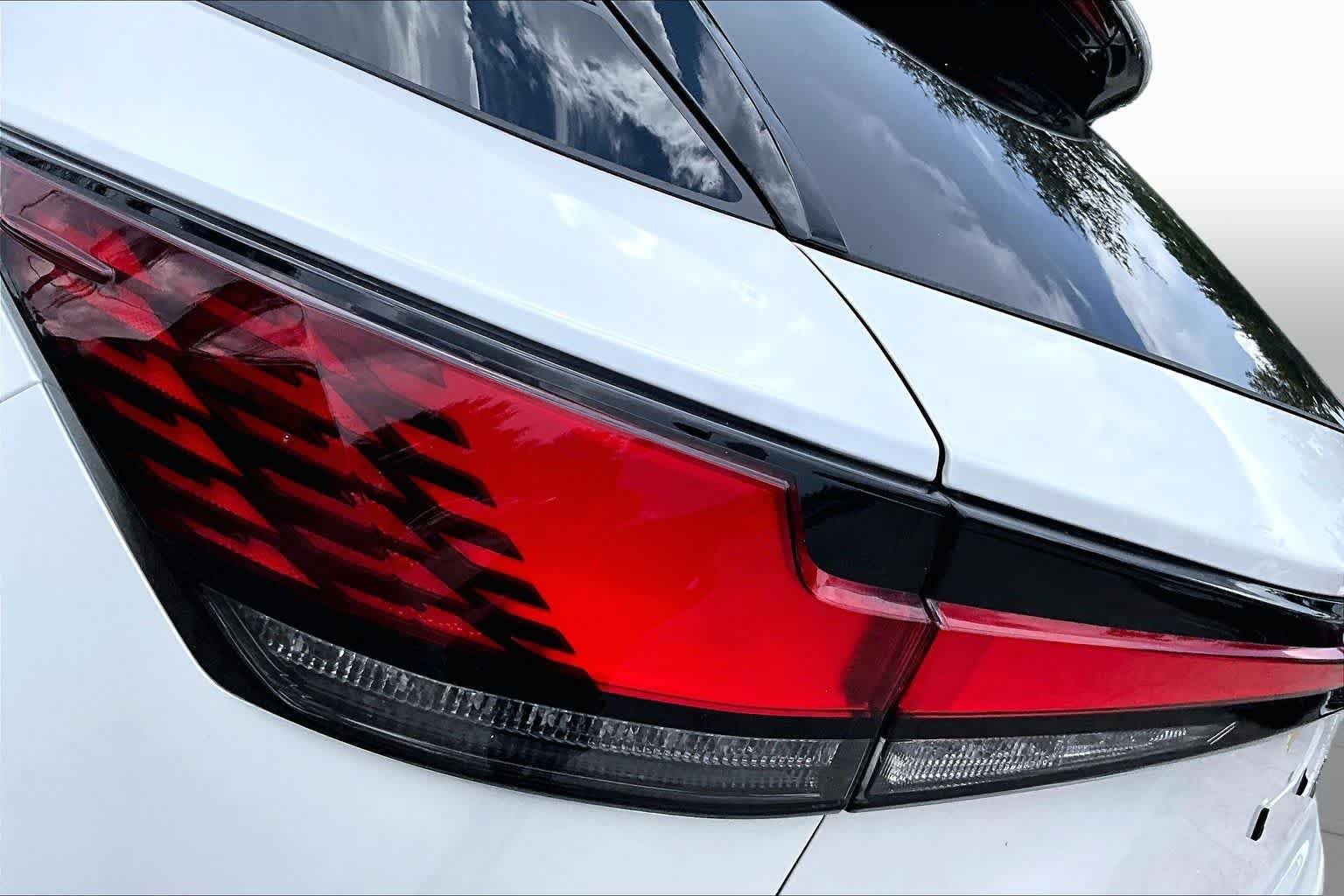 Used 2024 Eminent White Pearl Lexus Premium image 29