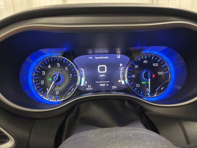 Used 2022 White Chrysler Touring L image 16