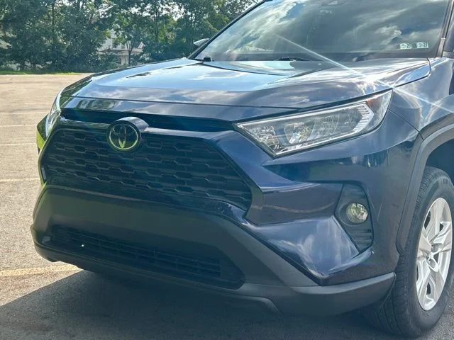 Used 2020  Toyota XLE image 13