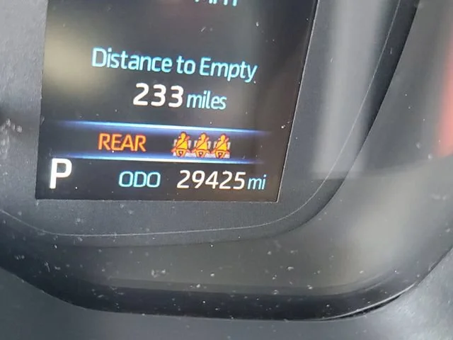 Used 2022 Wind Chill Pearl Toyota LE image 15