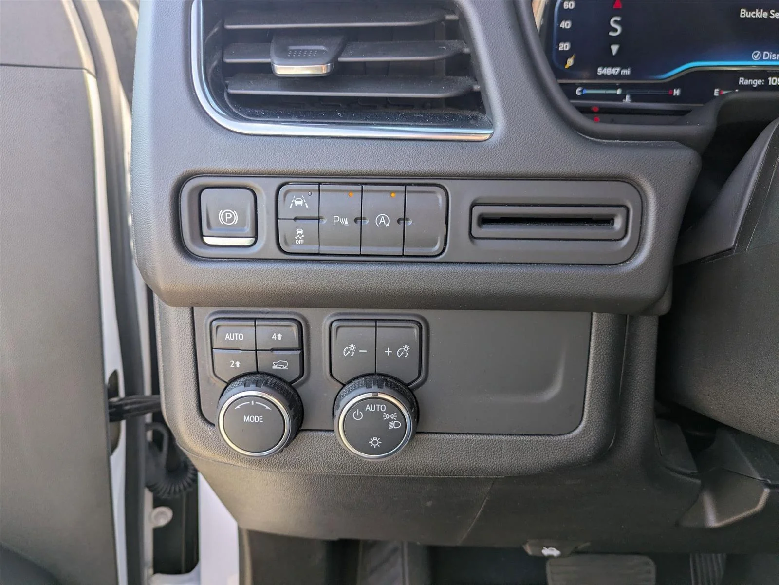 Used 2024 Summit White Chevrolet LT image 16
