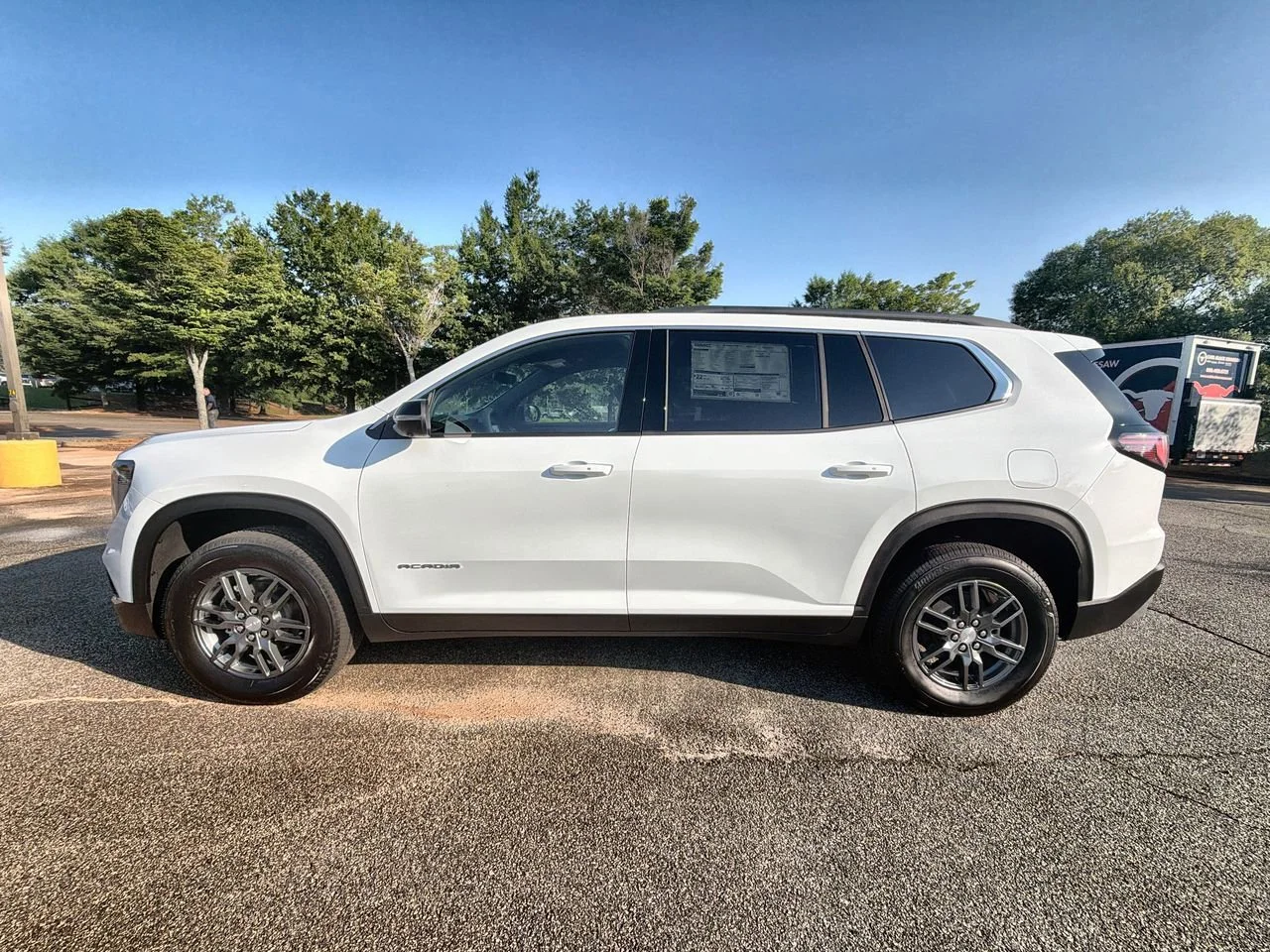 New 2026 Summit White GMC Elevation image 5