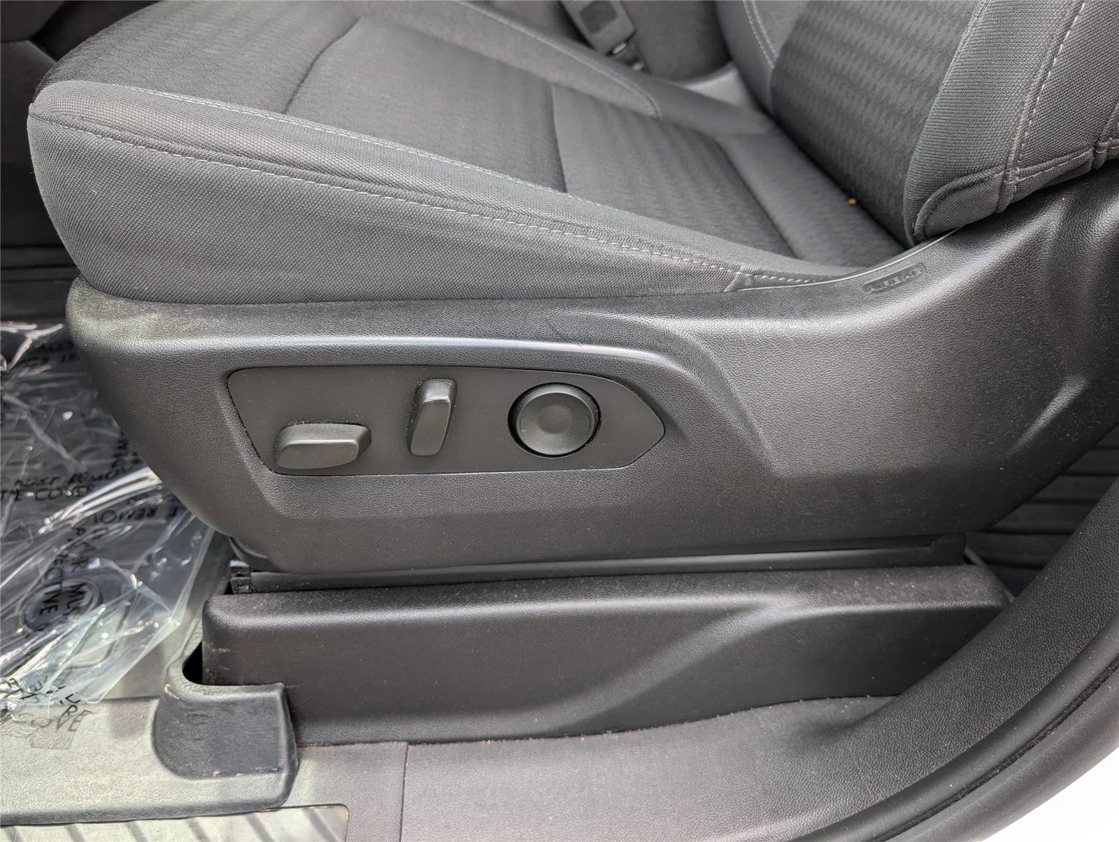 Used 2023 Summit White Chevrolet LS image 31