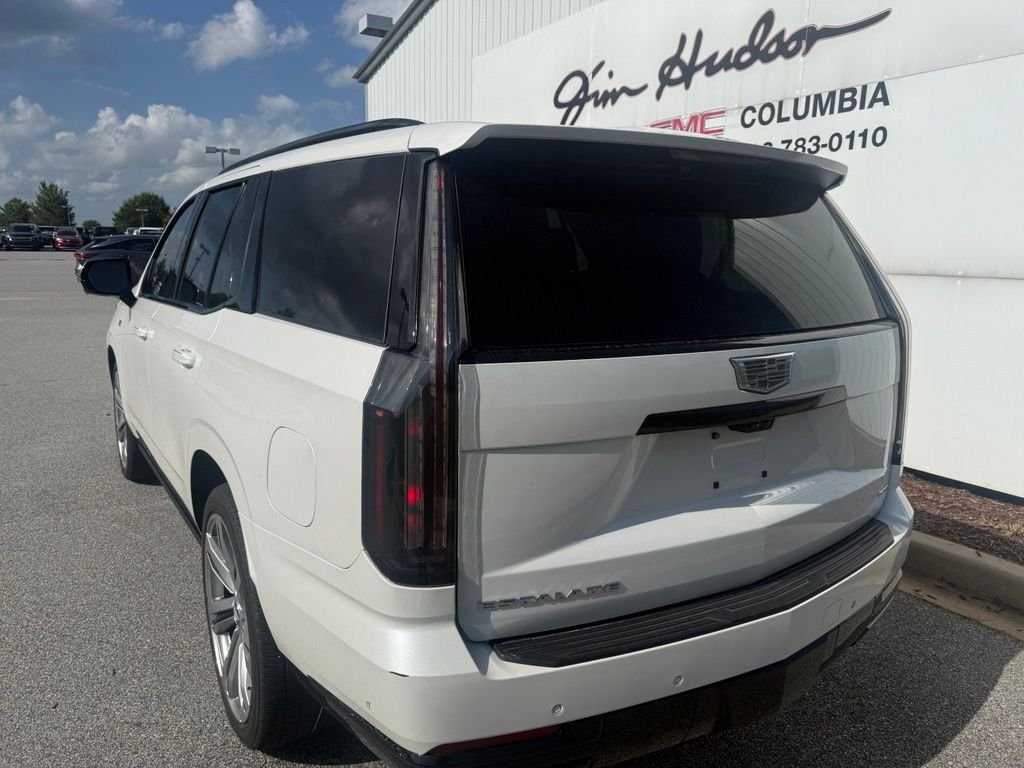 Used 2025 White Cadillac Sport image 3