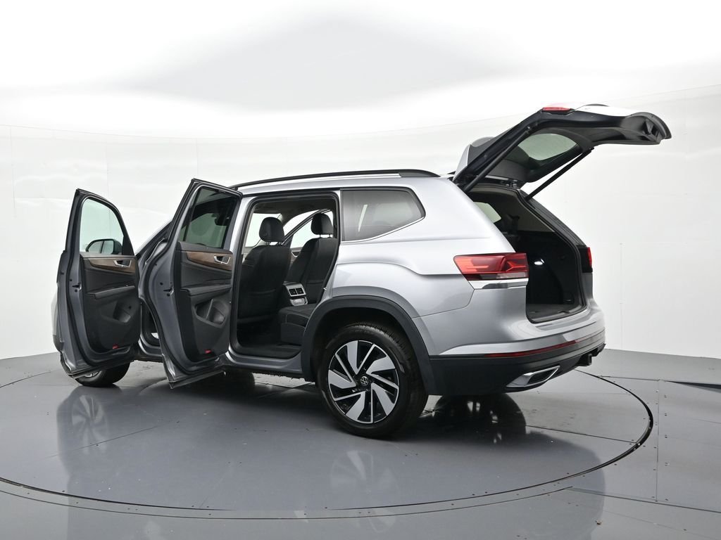 Used 2026  Volkswagen SE w/Technology image 25