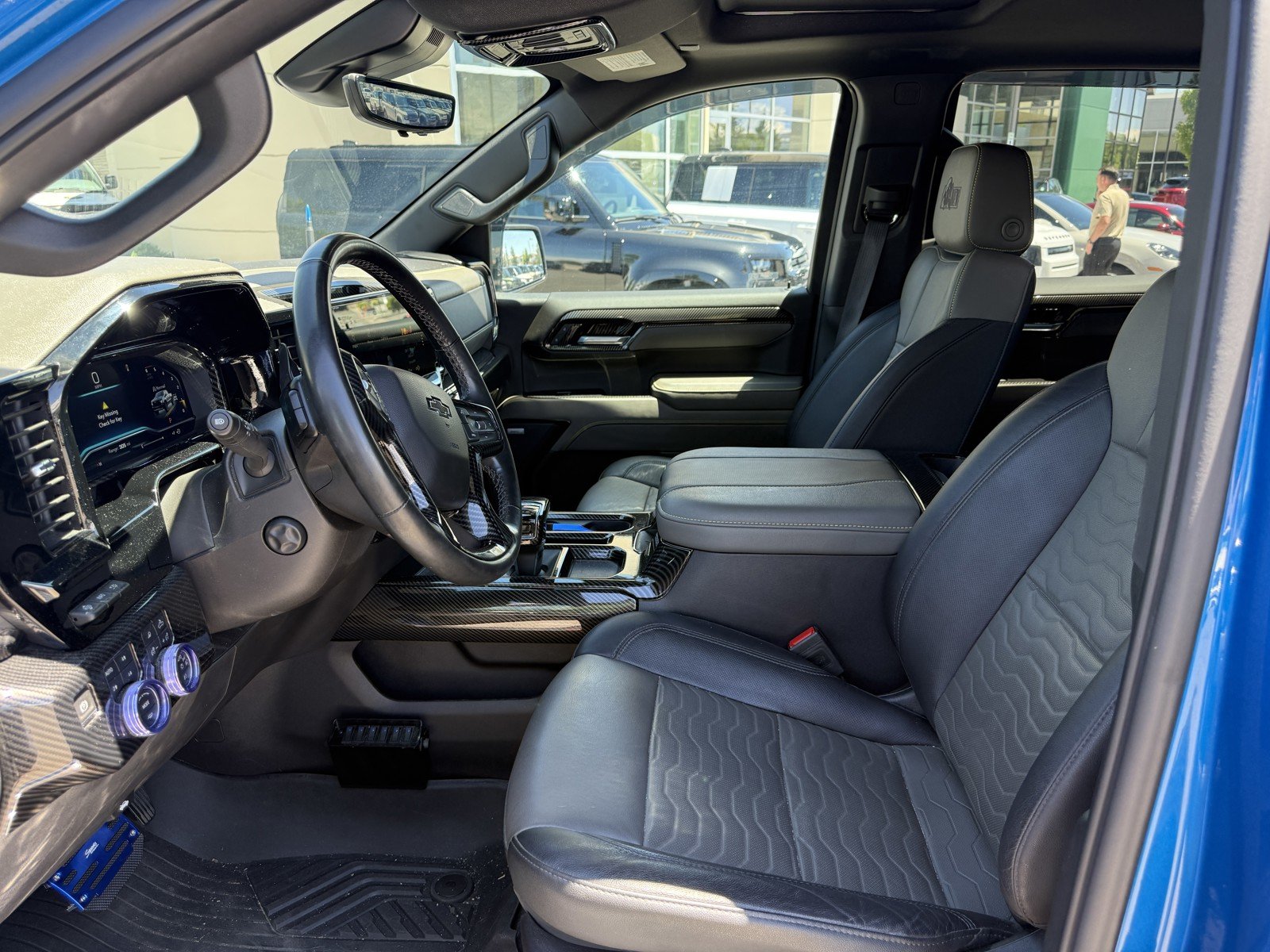 Used 2024 Blue Chevrolet ZR2 image 9
