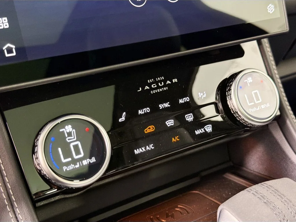 2026 Jaguar F-Pace R-Dynamic S - Photo 16
