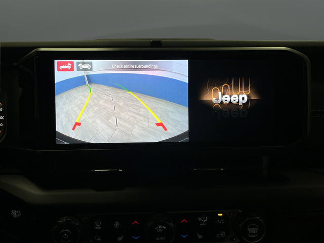 2025 Jeep Wrangler 4-Door Sahara - Photo 10