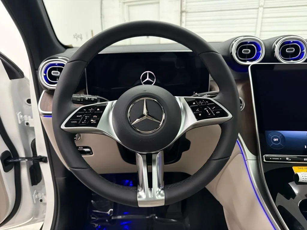 New 2027 White Mercedes-Benz GLC 300 image 15