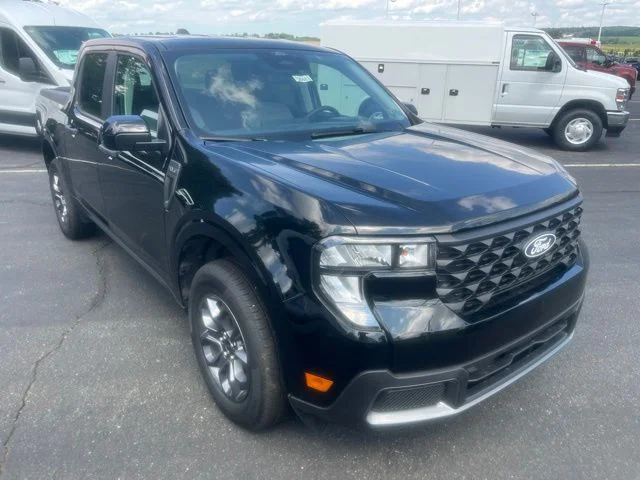 New 2026 Shadow Black Ford XLT image 3