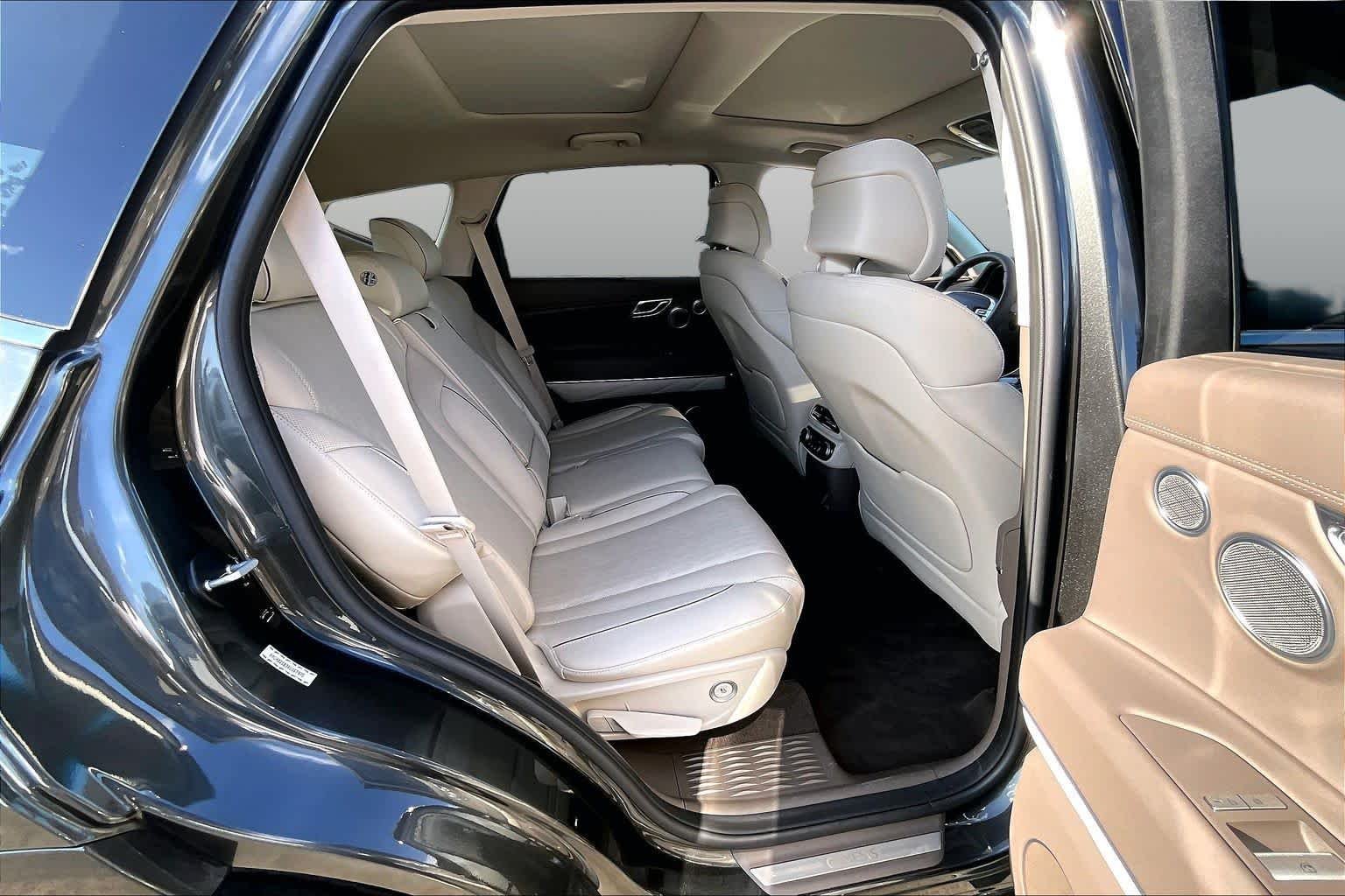Used 2024 Makalu Gray Genesis  image 20