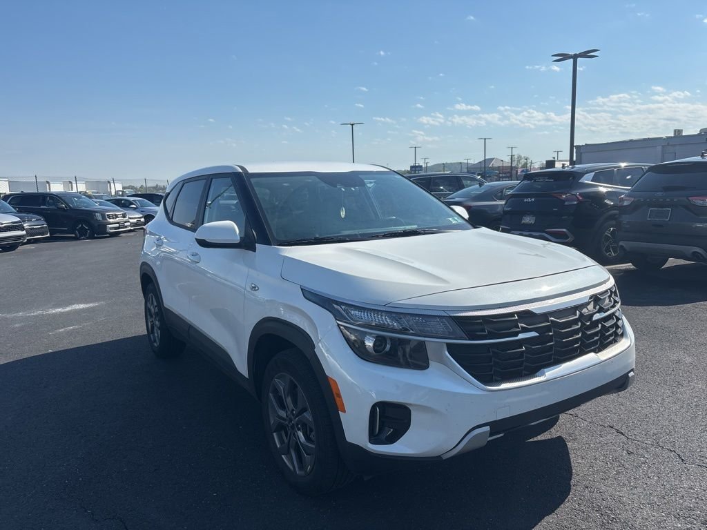 2024 Kia Seltos 2.0 LX AWD's photo