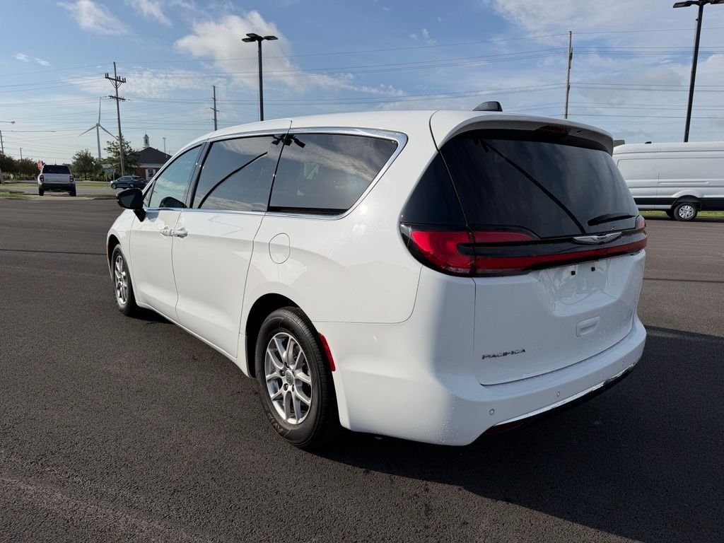 Used 2024 White Chrysler Touring L image 7