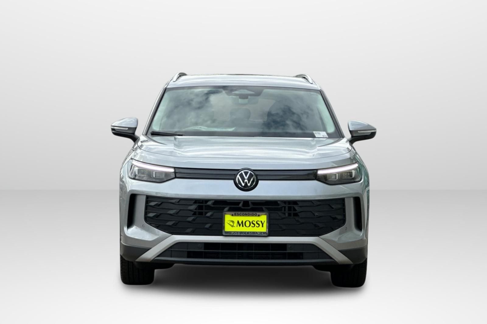 2026 Volkswagen Tiguan SE - Photo 8