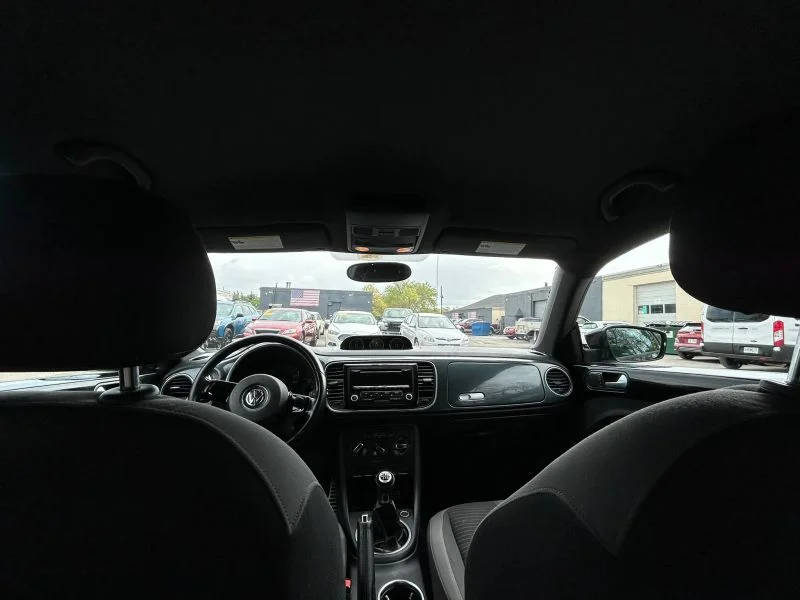 2012 Volkswagen Beetle 2.0 - Photo 32