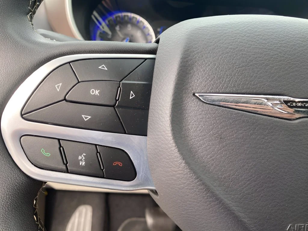 Used 2023 White Chrysler LX image 21