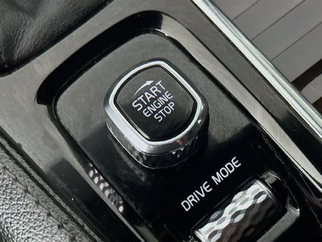 Used 2019 Magic Blue Metallic Volvo Momentum image 17