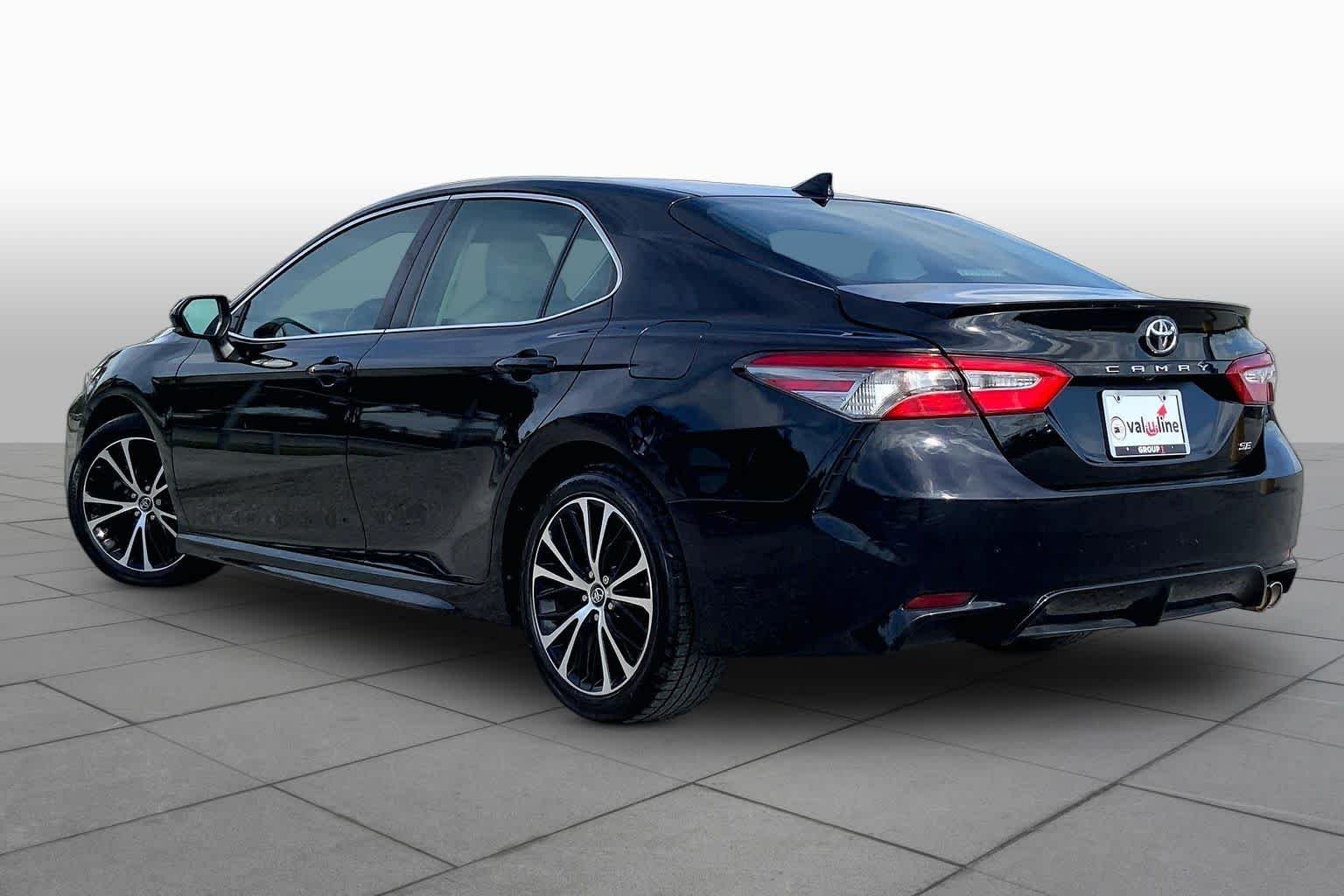 Used 2019 Midnight Black Metallic Toyota SE image 12