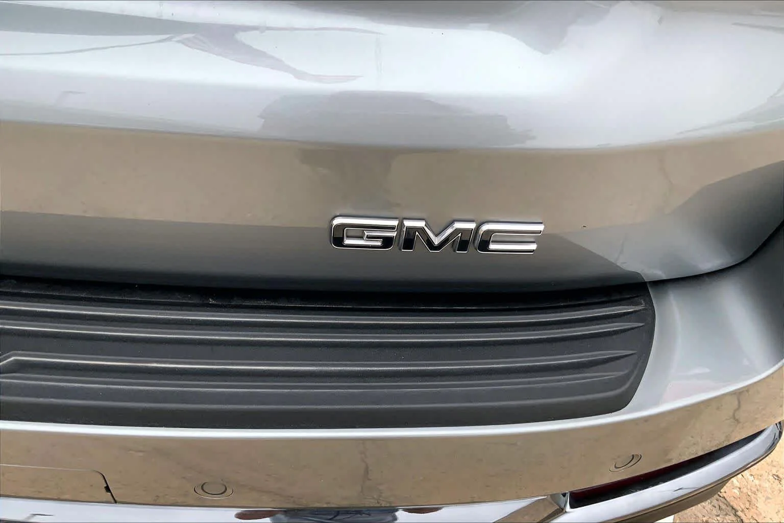 Used 2025 Sterling Metallic GMC Denali Ultimate image 10
