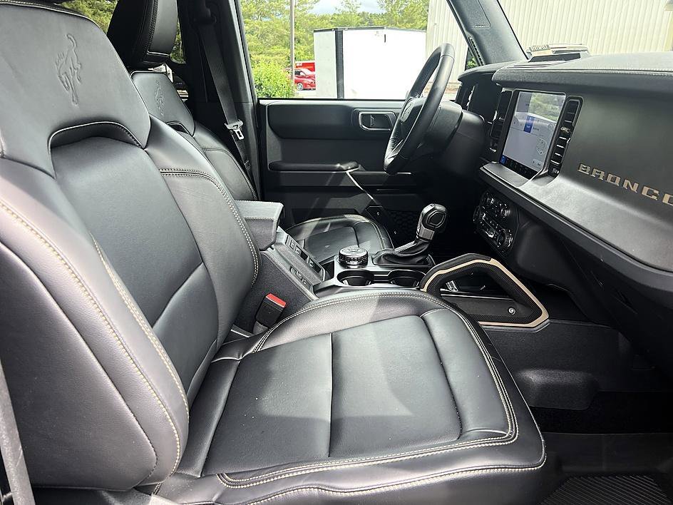 Used 2025 Shadow Black Ford Badlands image 21