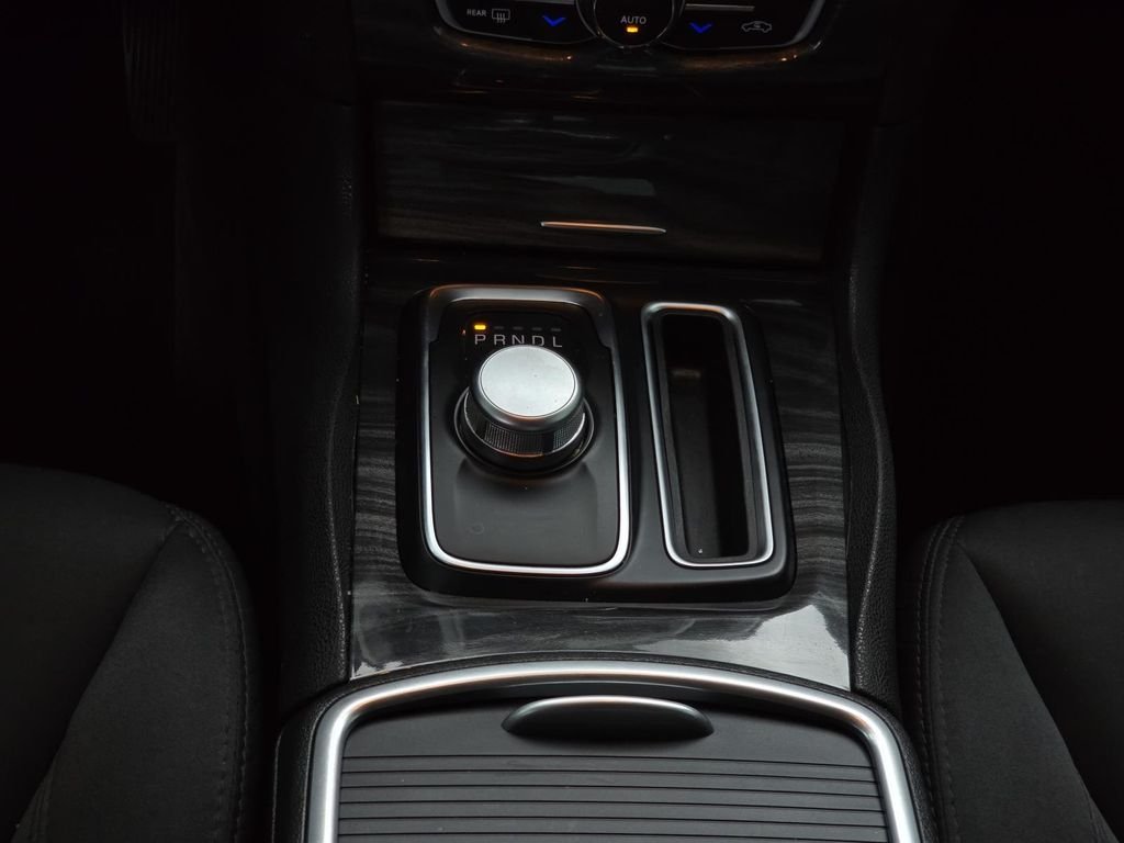 Used 2018 Gloss Black Chrysler Touring image 32