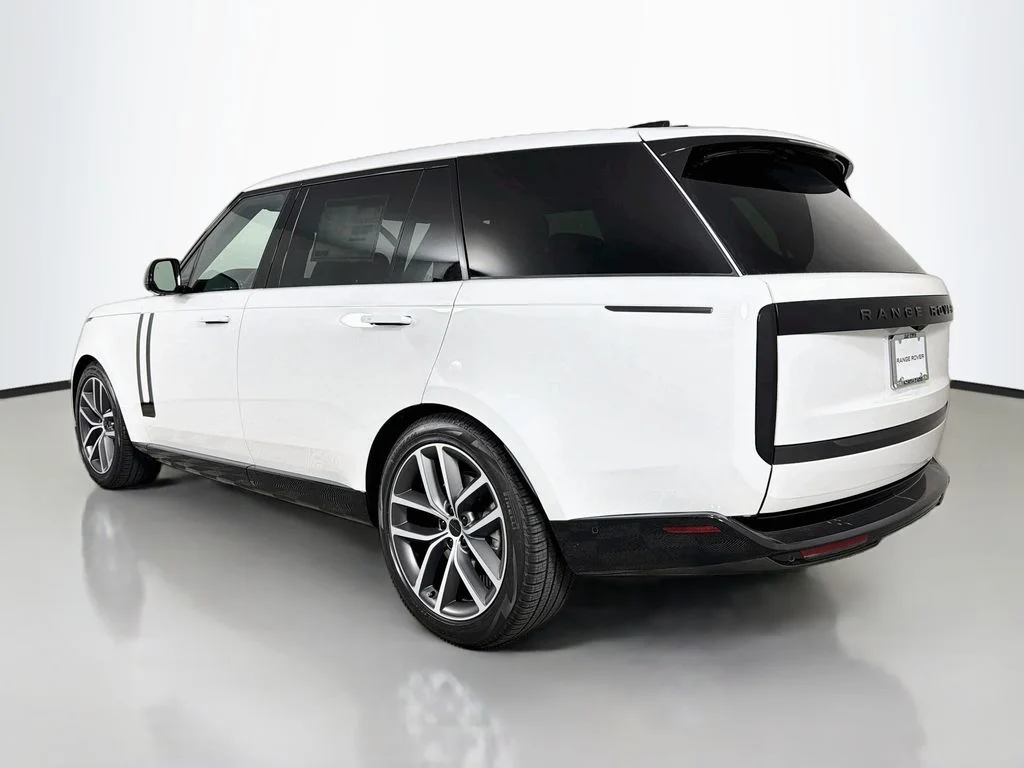 New 2026 Fuji White Land Rover SE 7 Seats image 7