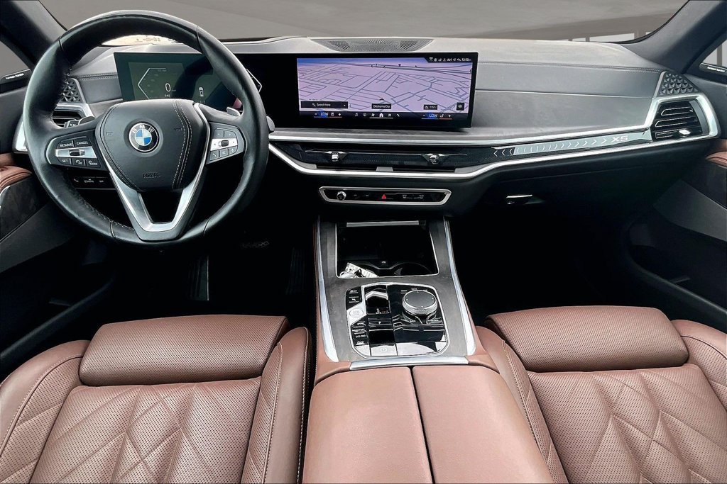 Used 2024 White BMW xDrive40i image 14