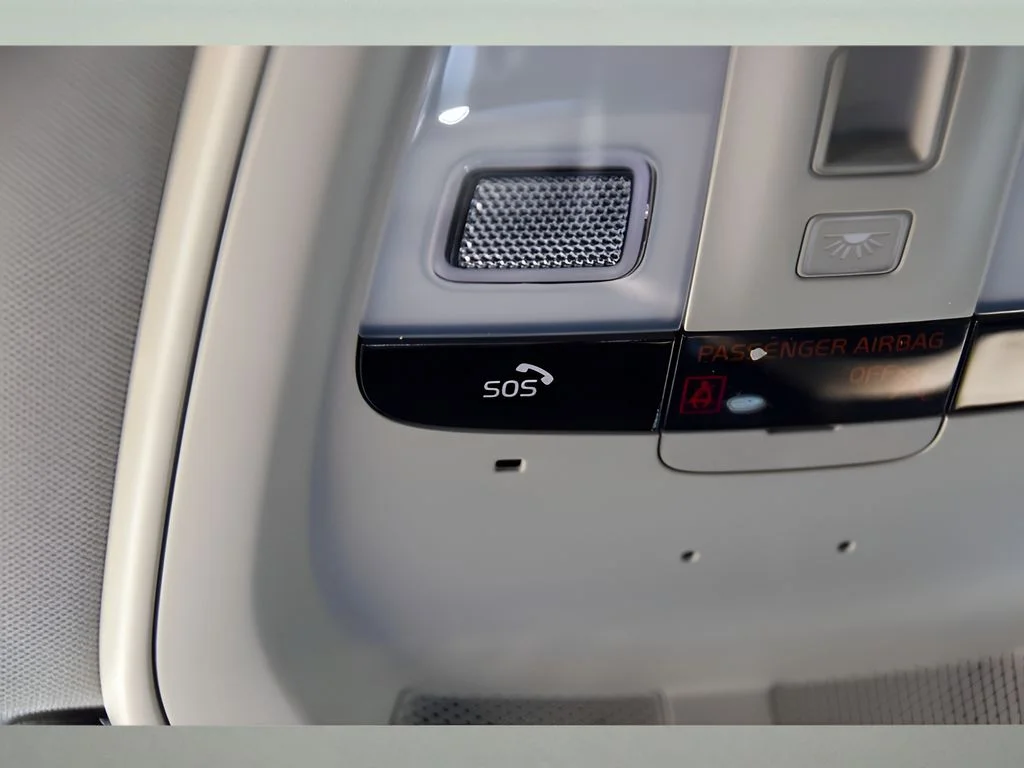 Used 2026 AURORA SILVER Volvo Plus image 39