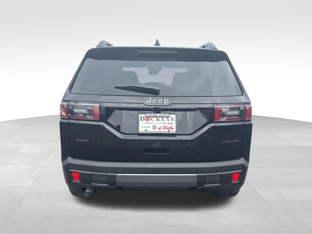 New 2026 Diamond Black Crystal Pearl-Coat Exterior Paint Jeep Limited image 4