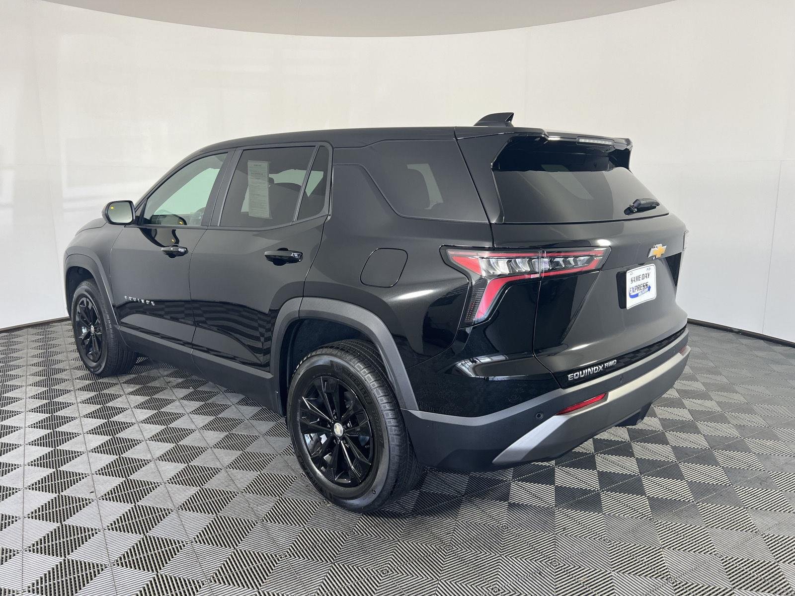 Used 2026 Mosaic Black Metallic Chevrolet AWD LT image 23
