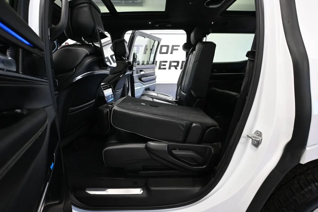 Used 2022 White Jeep Series II image 34