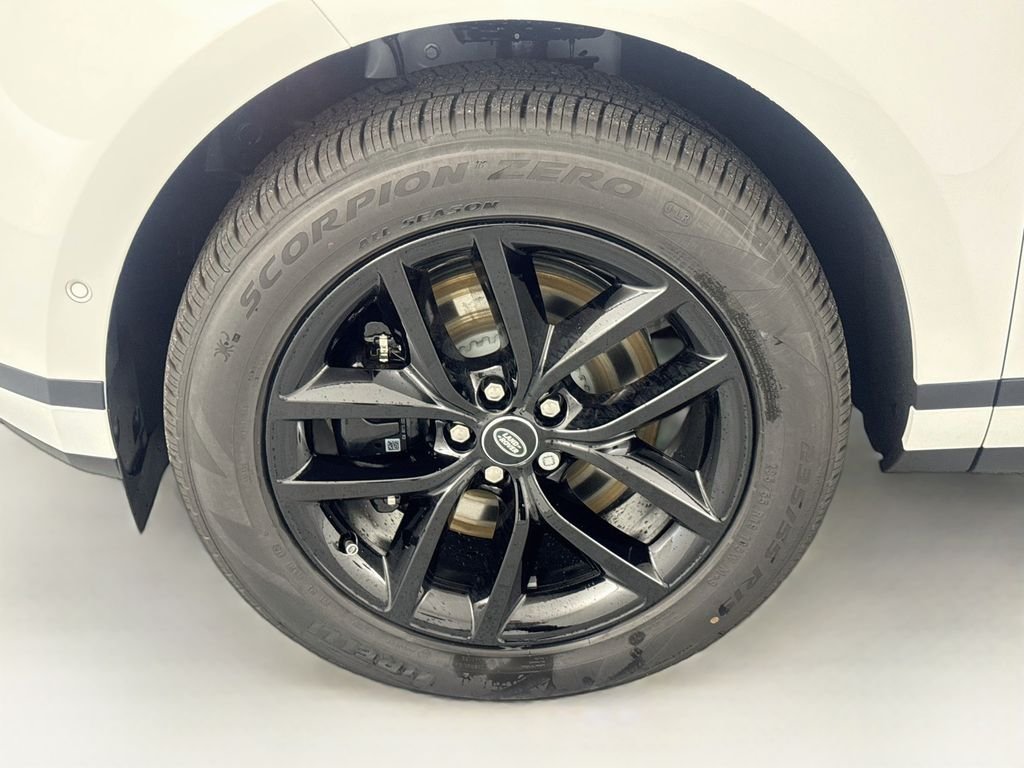 New 2026 Fuji White Land Rover Core S image 32