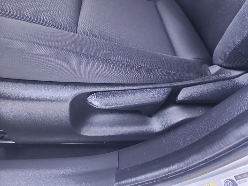 2023 Toyota Prius LE - Photo 12