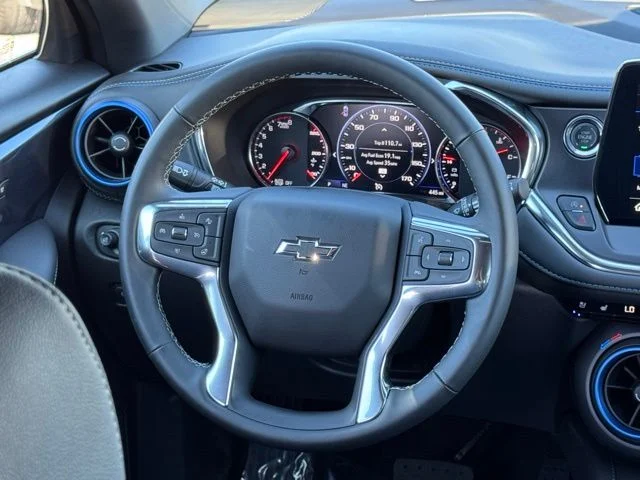 Used 2025 Gray Chevrolet RS image 29