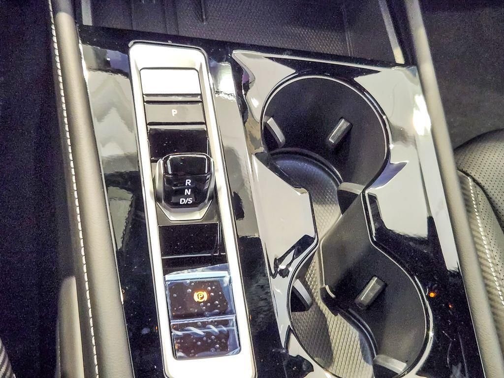 New 2026 Opal White Pearl Volkswagen 2.0T SE w/Technology image 15