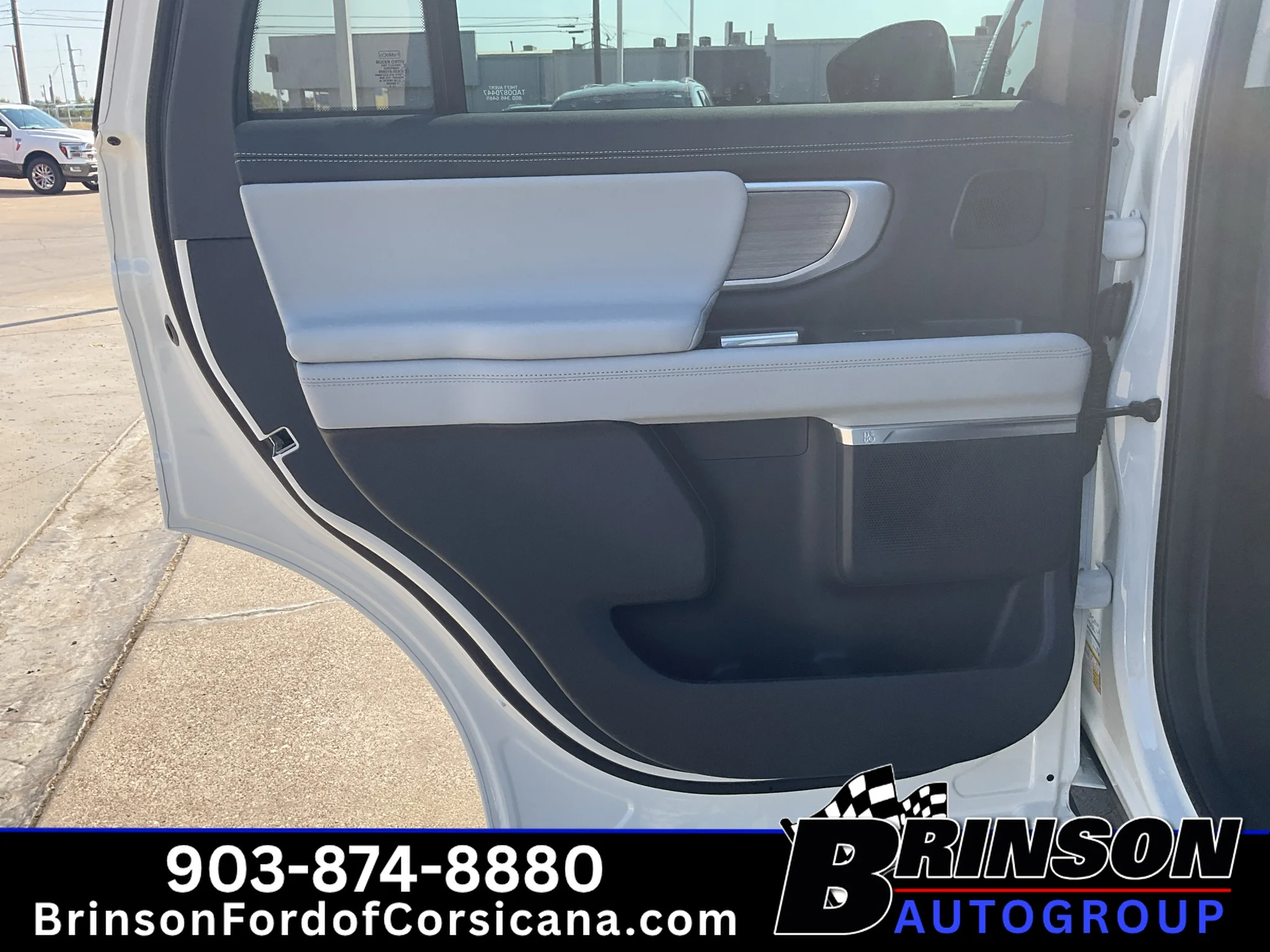 New 2027 White Ford Platinum image 7