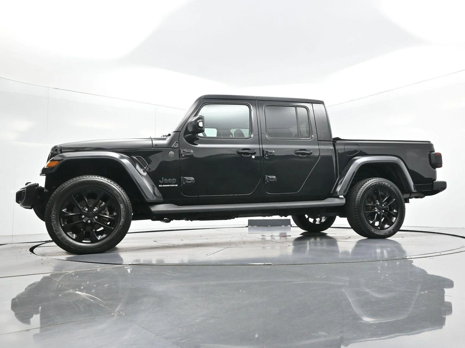 Used 2023 Black Clearcoat Jeep High Altitude image 43