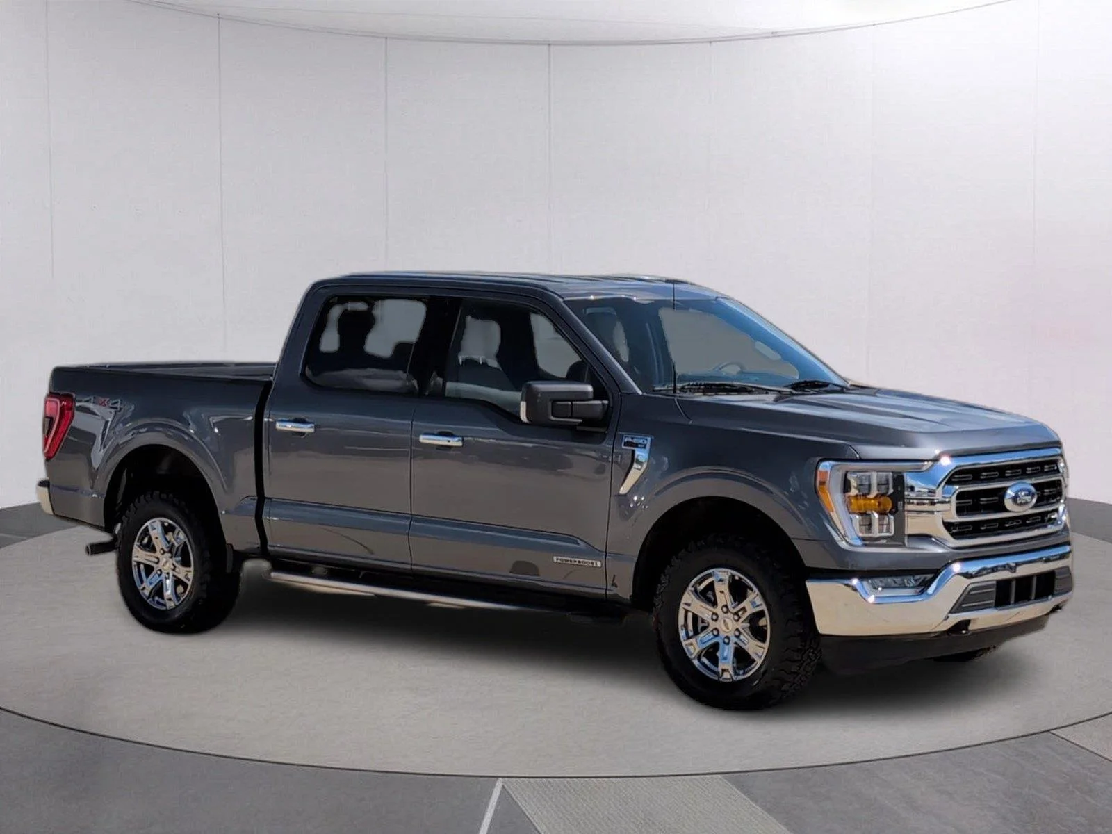 Used 2023 Oxford White Ford XLT image 9