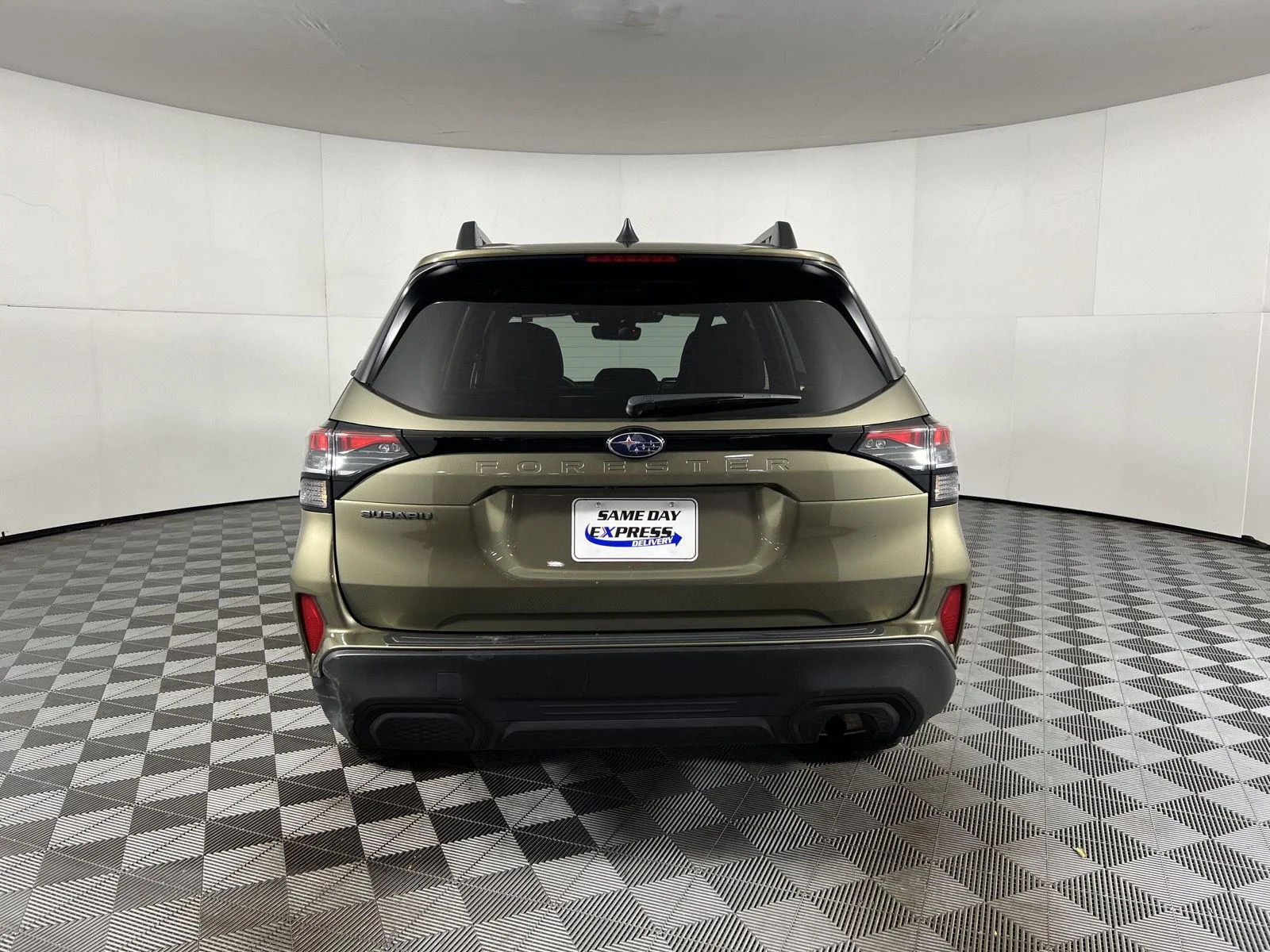 Used 2025 Autumn Green Metallic Subaru Premium image 25