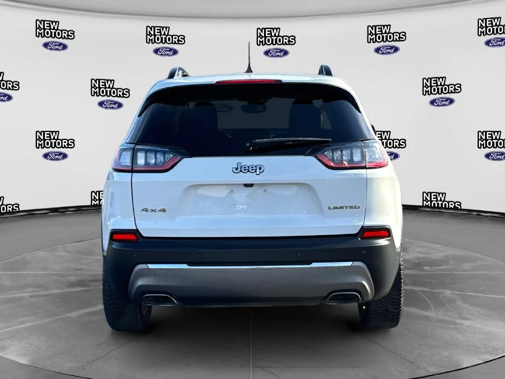 Used 2022 Bright White Clearcoat Jeep Limited image 4