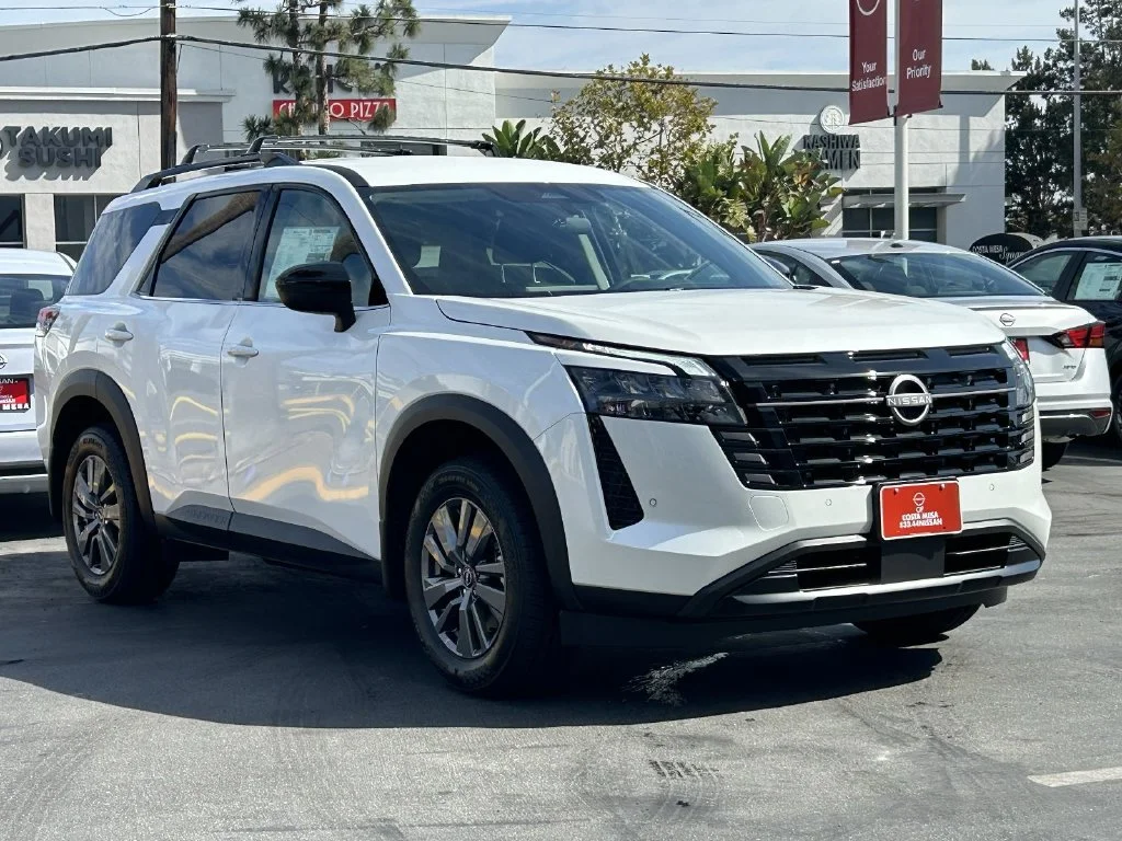 New 2026 Everest White Pearl TriCoat Nissan SV image 5
