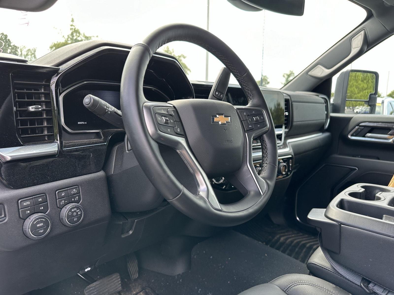 Used 2026 Summit White Chevrolet LTZ image 11