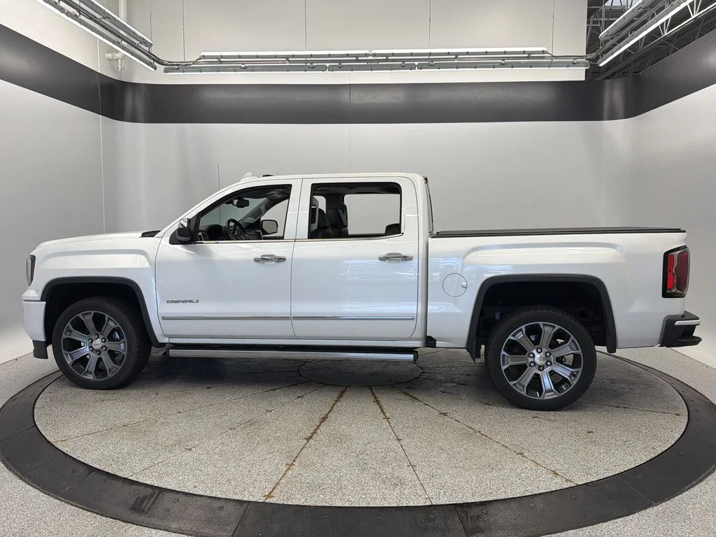 Used 2017 White GMC Denali image 2