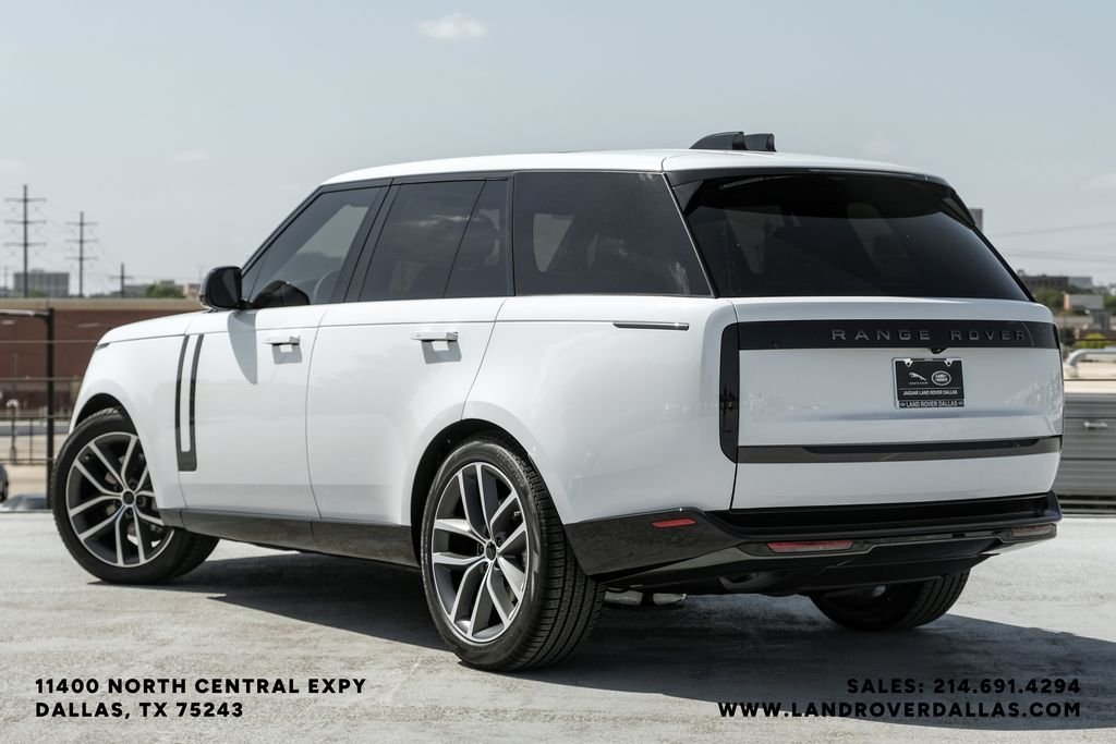 New 2026 Fuji White Land Rover SE image 8