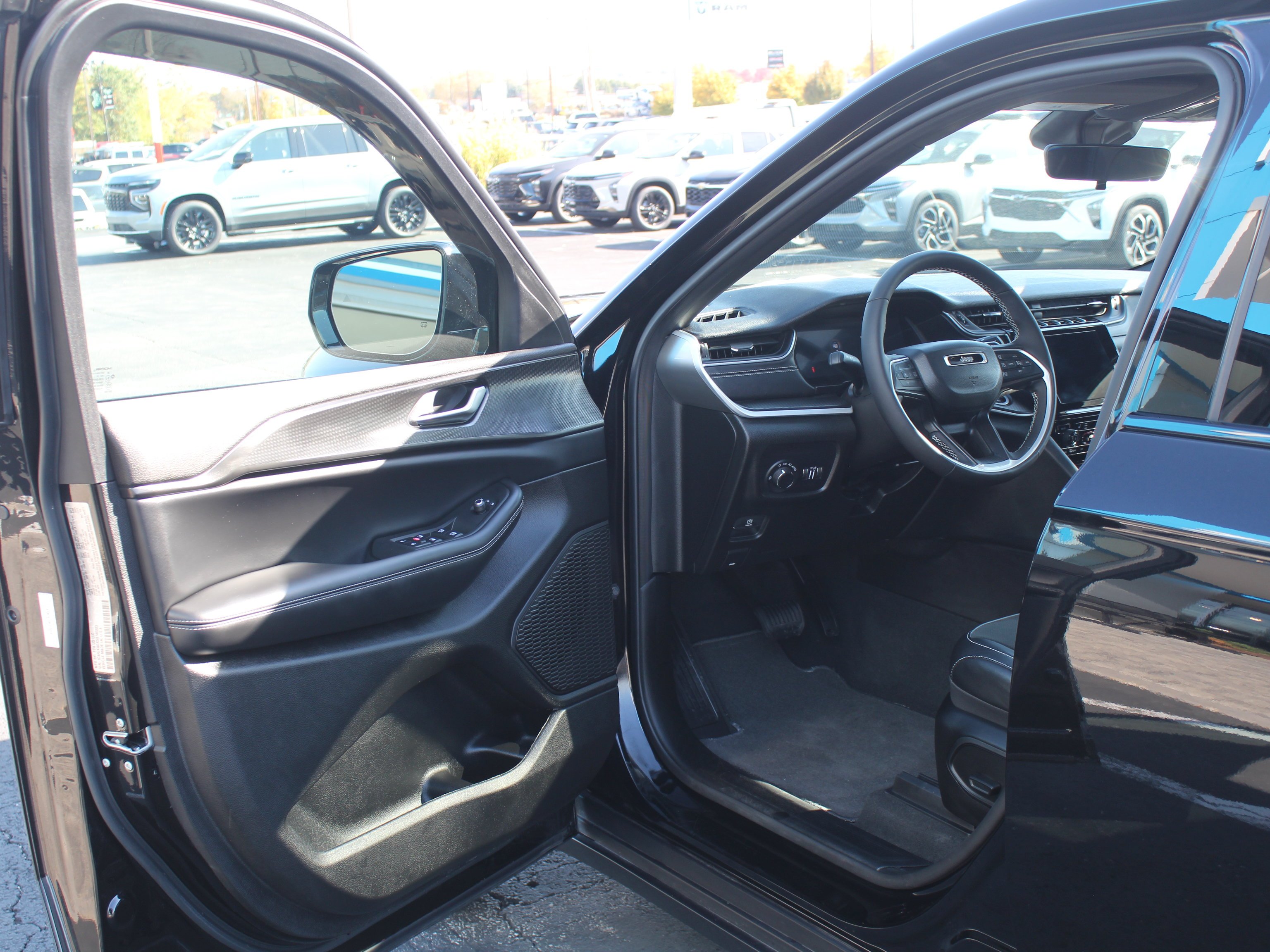Used 2025 Black Jeep Altitude X image 12