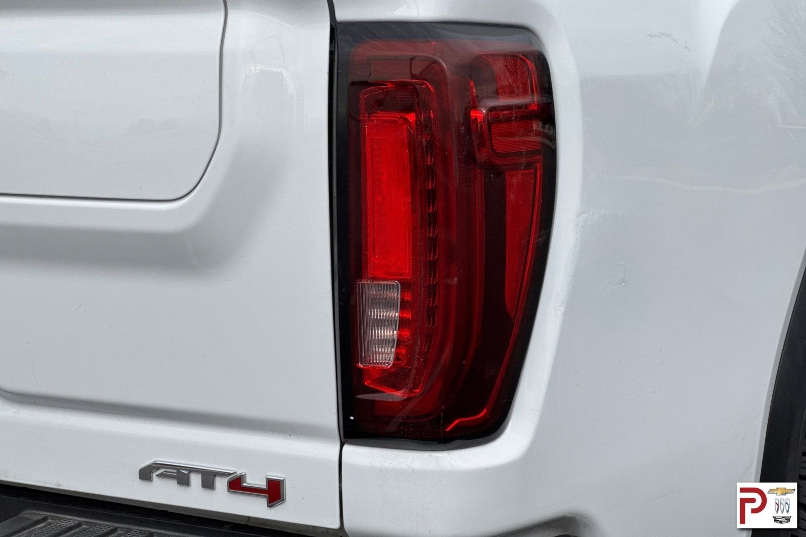 Used 2022 White GMC AT4 image 34