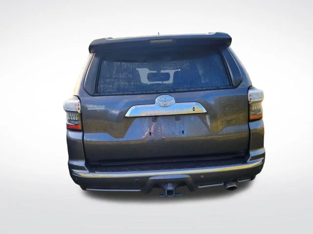 Used 2021  Toyota Limited image 9