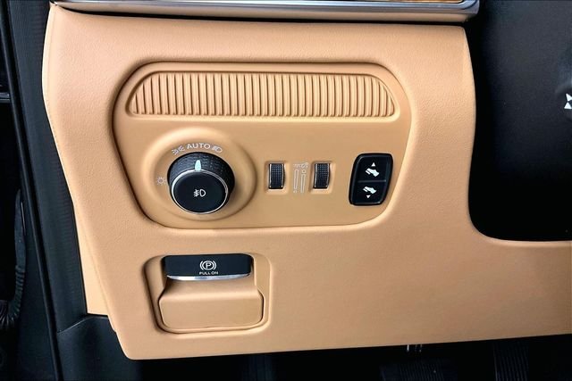 Used 2025 Baltic Gray Metallic Clearcoat Jeep Series III image 39