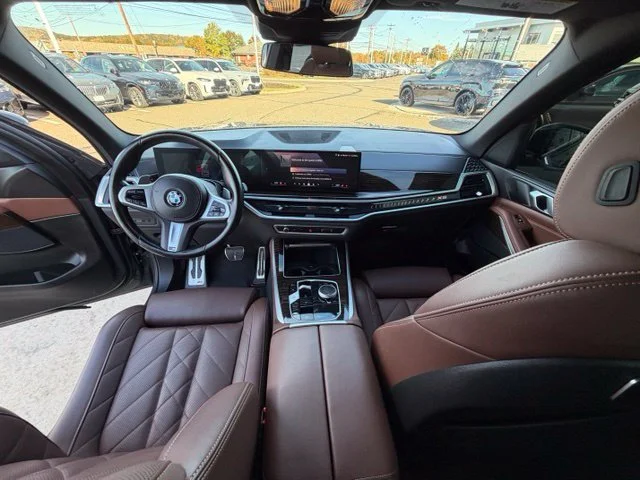Used 2024 Gray BMW xDrive40i image 13