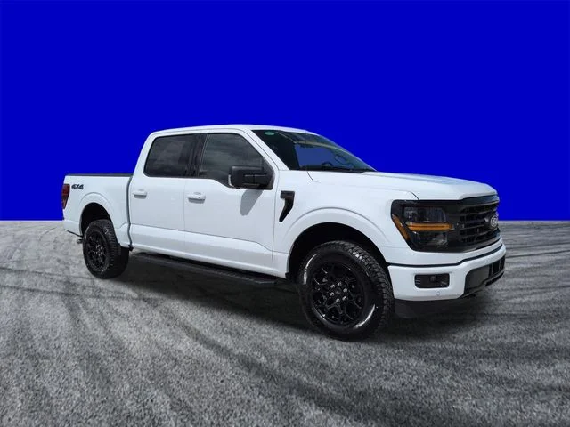 New 2026 Oxford White Ford XLT image 2